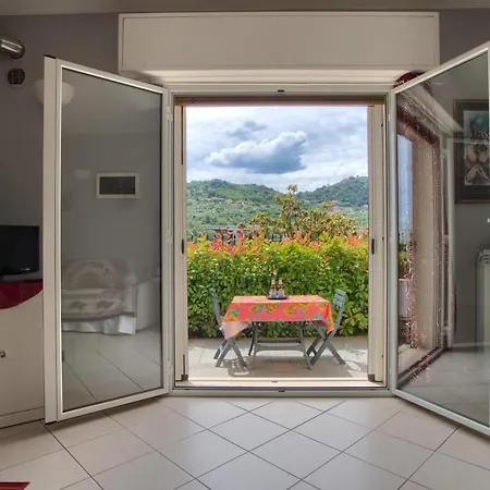 The House In Red: Per Un Soggiorno Pieno Di Vitalita:mare,sole,passeggiate